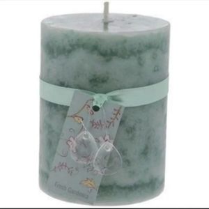 Fresh Gardenia Beautiful Single Wick Pillar Candle BNWT SO 1 LEFT! FIRM $$